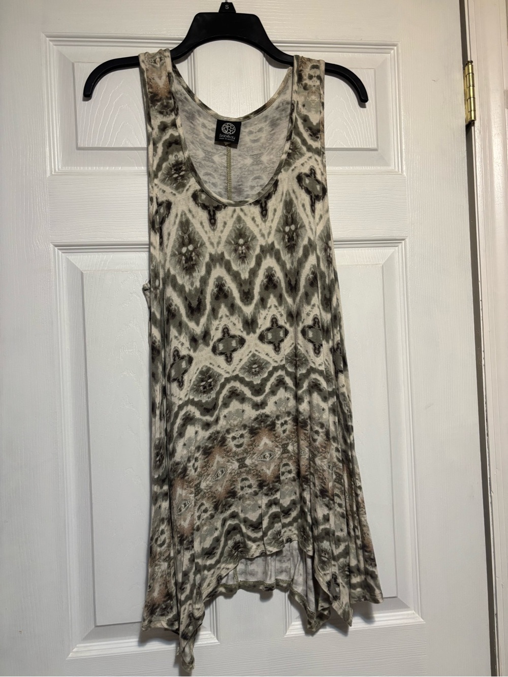 Apt. 9 Beige and Gray Ikat Scoop Neck Tank